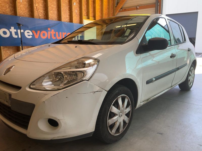 Renault Clio 1.2 Authentique 2011 – снимка 2
