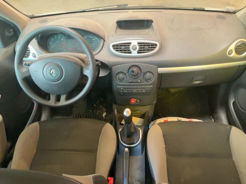 Renault Clio 1.2 Authentique 2011 – снимка 17