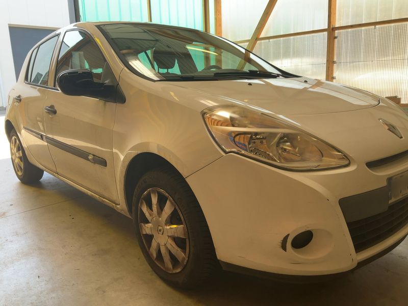 Renault Clio 1.2 Authentique 2011 – снимка 12
