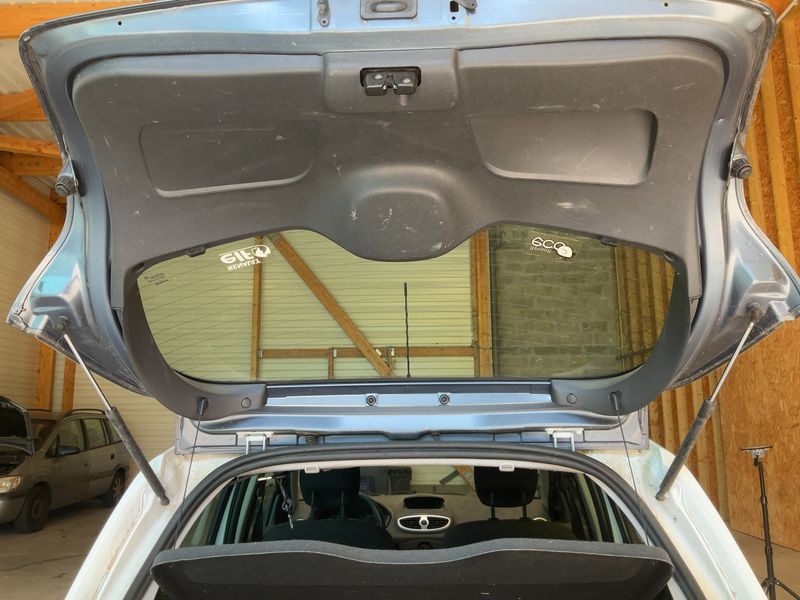 Renault Clio 1.2 Authentique 2011 – снимка 15