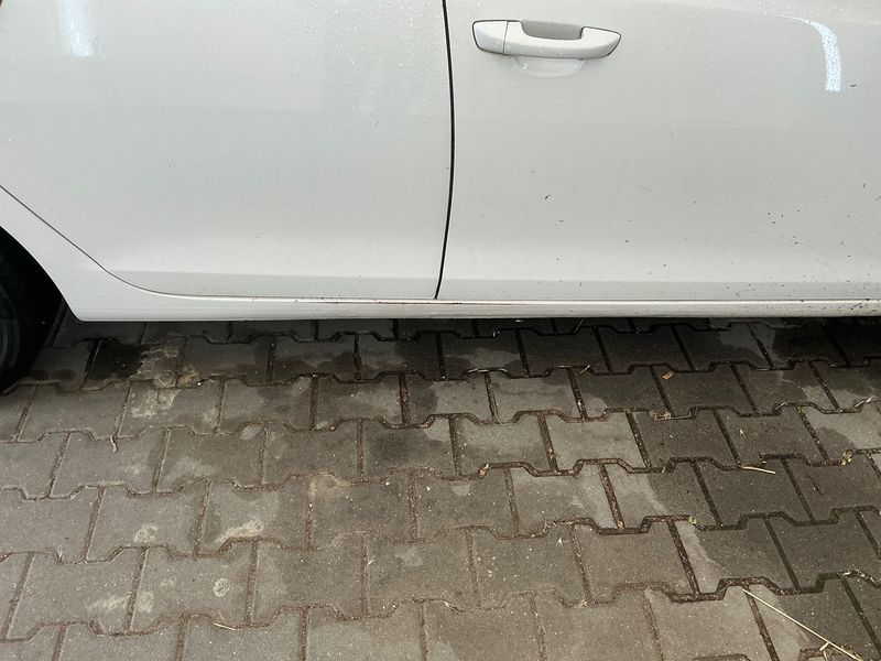 Volkswagen Golf VI 2.0 TDI Comfortline 2010 – снимка на щета