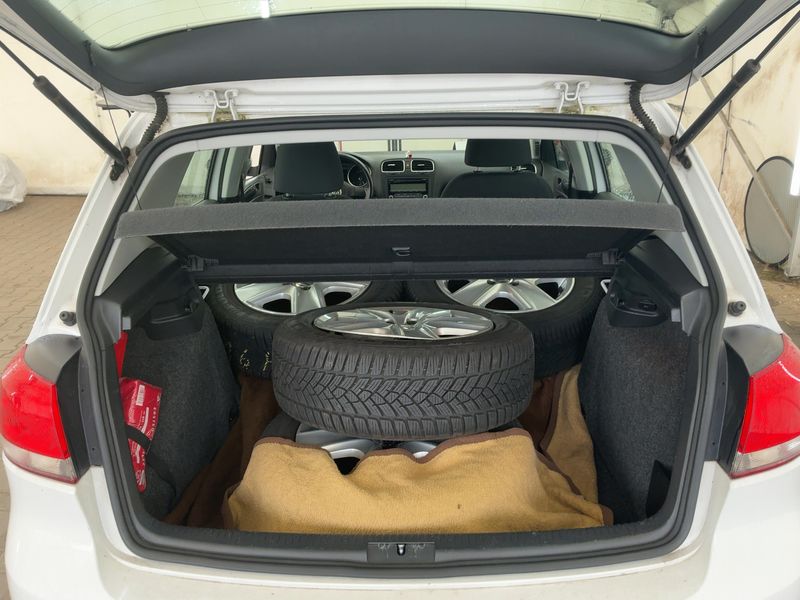 Volkswagen Golf VI 2.0 TDI Comfortline 2010 – снимка 10