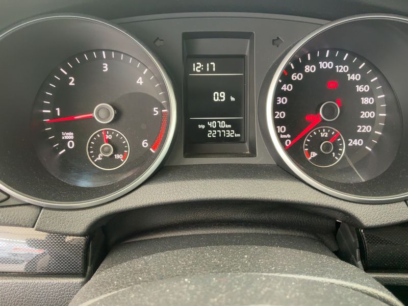 Volkswagen Golf VI 2.0 TDI Comfortline 2010 – снимка 13