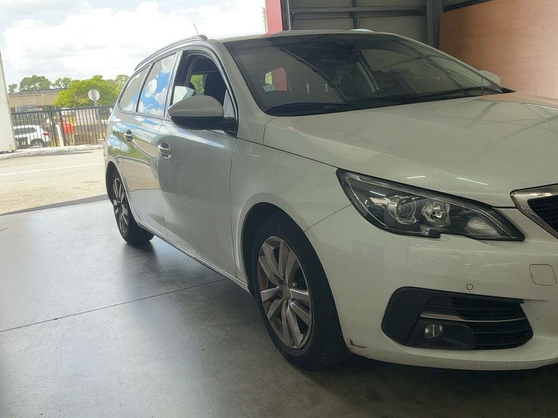 Peugeot 308 1.6 Blue-HDi Active Business 2018 – снимка 12