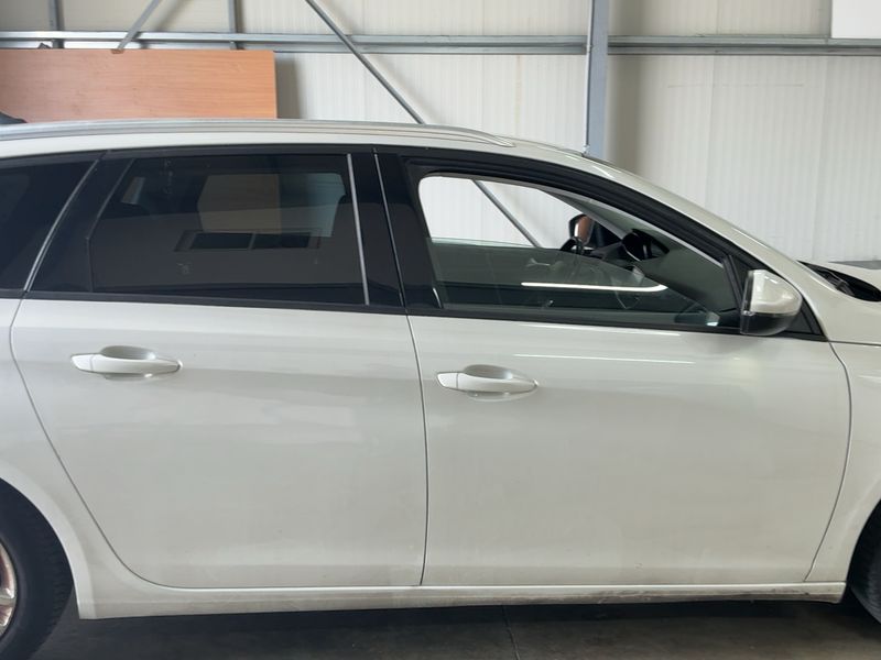 Peugeot 308 1.6 Blue-HDi Active Business 2018 – снимка 10