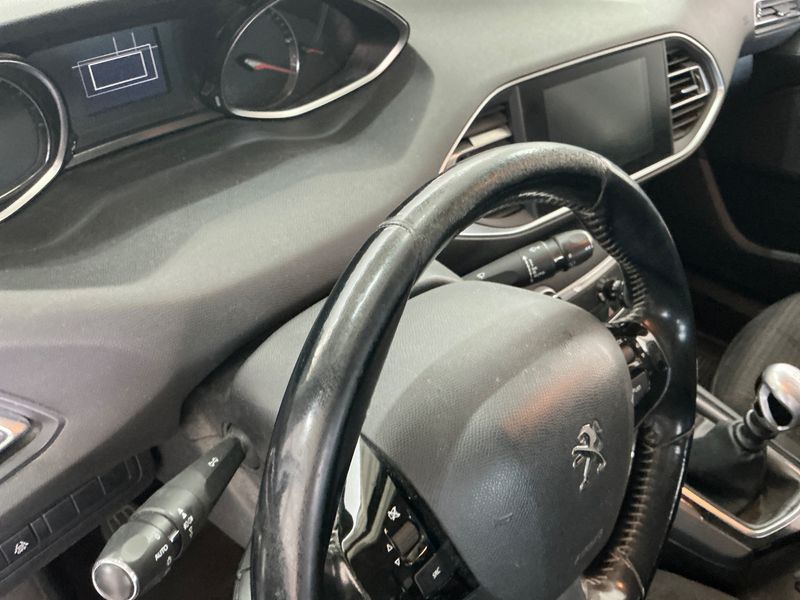 Peugeot 308 1.6 Blue-HDi Active Business 2018 – снимка 24