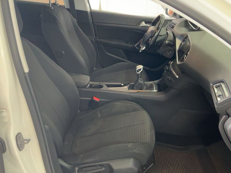 Peugeot 308 1.6 Blue-HDi Active Business 2018 – снимка 16
