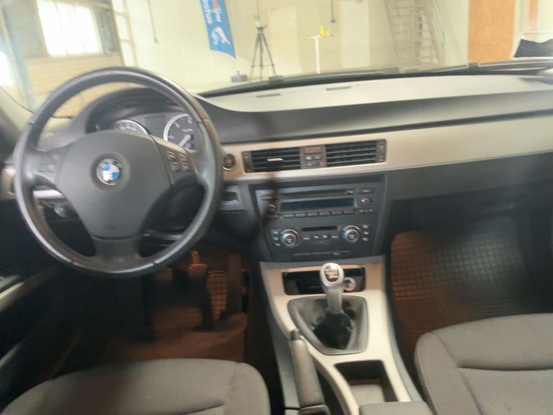 BMW 3er 318d 2009 – снимка 13