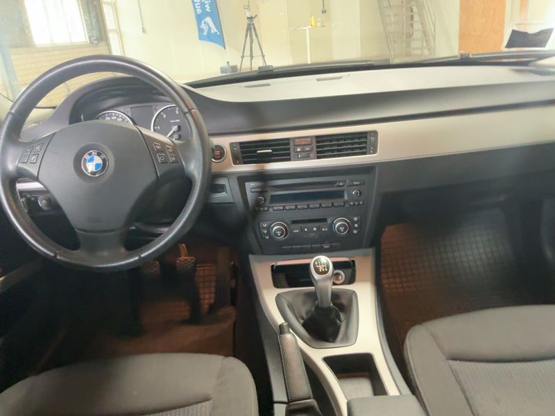BMW 3er 318d 2009 – снимка 12
