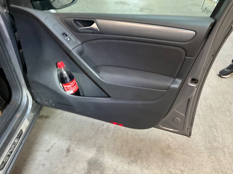 Volkswagen Golf VI 2.0 TDI Style BlueMotion Tech 2011 – снимка 28