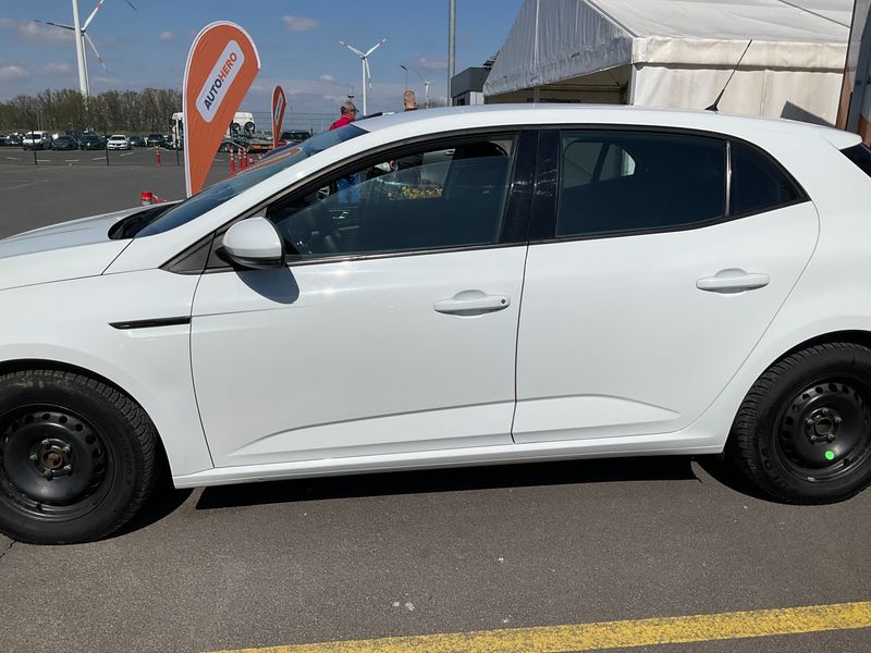 Renault Megane 1.3 TCe Life 2019 – снимка 4