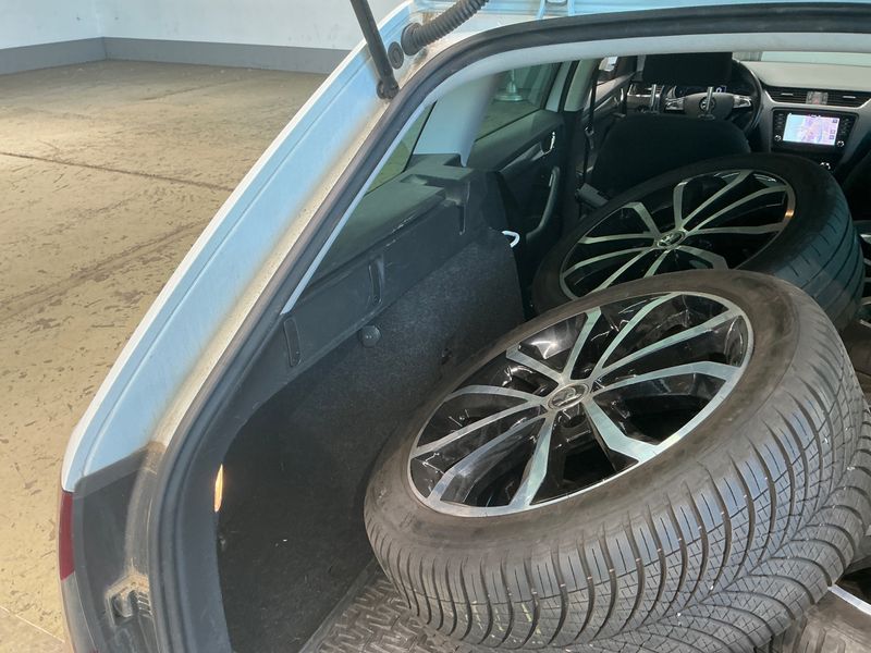 Skoda Octavia 2.0 TDI Clever 2018 – снимка 27
