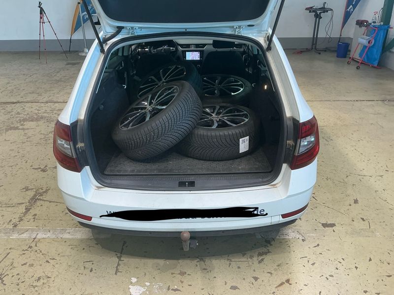 Skoda Octavia 2.0 TDI Clever 2018 – снимка 16