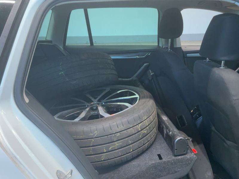 Skoda Octavia 2.0 TDI Clever 2018 – снимка 20