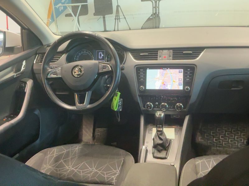 Skoda Octavia 2.0 TDI Clever 2018 – снимка 18