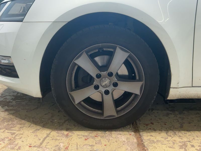 Skoda Octavia 2.0 TDI Clever 2018 – снимка 3
