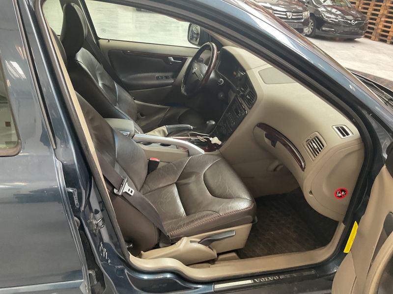 Volvo XC70 2.4 D5 Kinetic AWD 2007 – снимка 3