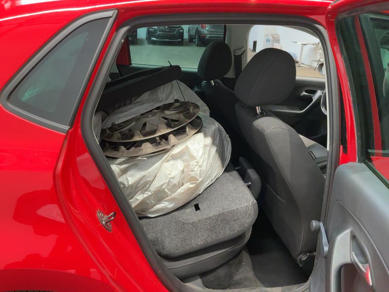 Volkswagen Polo 1.2 TSI Life 2013 – снимка 20