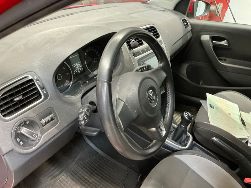 Volkswagen Polo 1.2 TSI Life 2013 – снимка 32