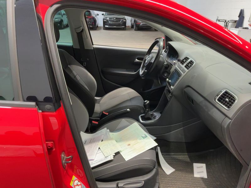 Volkswagen Polo 1.2 TSI Life 2013 – снимка 17