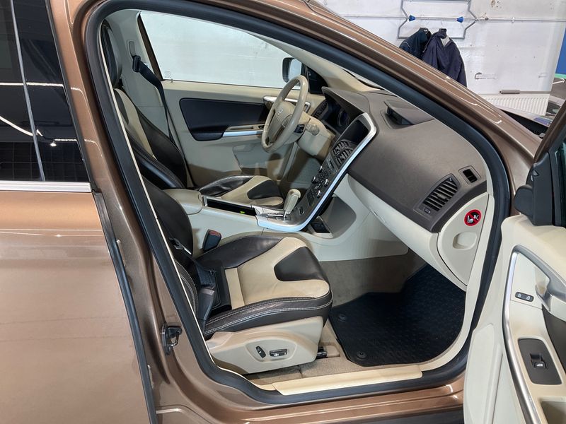 Volvo XC60 2.4 D5 Summum AWD 2009 – снимка 3