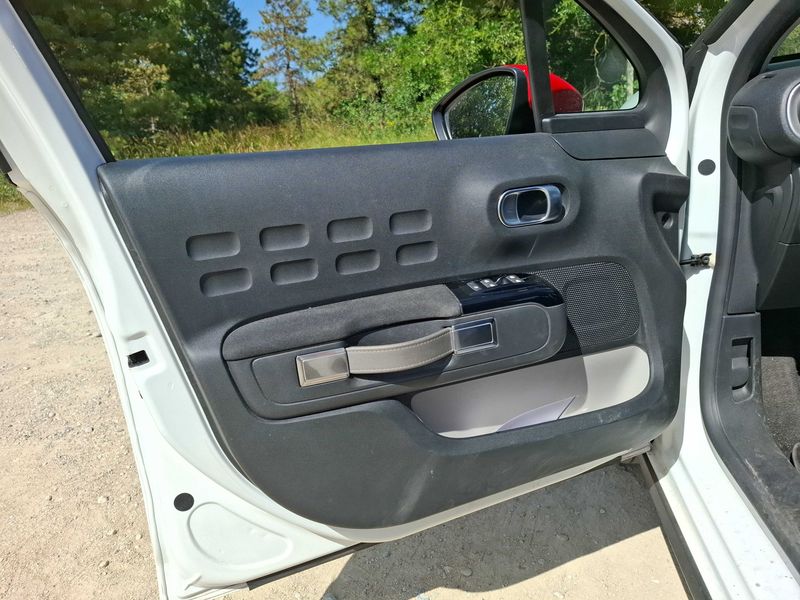 Citroen C3 1.2 PureTech Shine 2022 – снимка 58