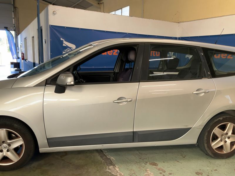 Renault Grand Scenic 1.5 dCi Business 2012 – снимка 4