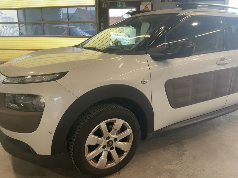 Citroen C4 Cactus 1.2 VTi Shine Edition 2015 – снимка 2