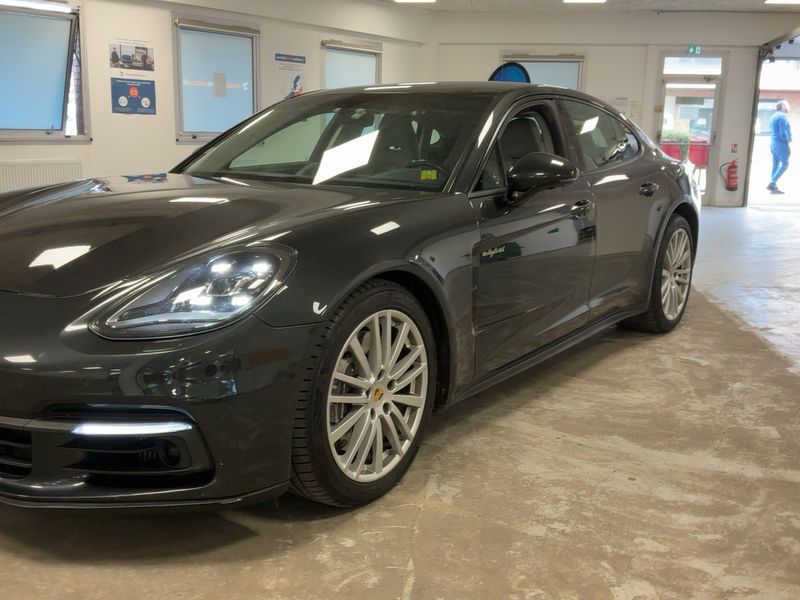 Porsche Panamera 4 E-Hybrid 2017 – снимка 2