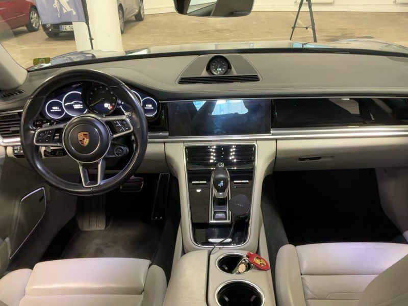 Porsche Panamera 4 E-Hybrid 2017 – снимка 17