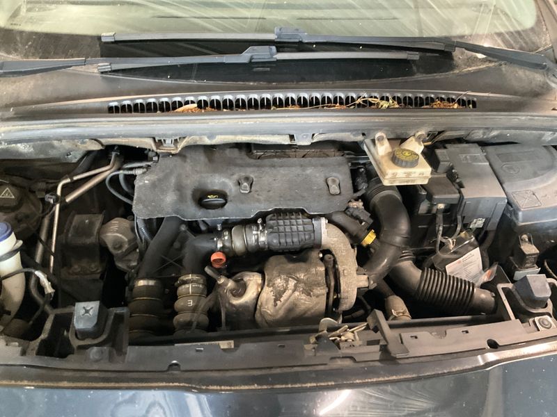 Peugeot 5008 1.6 HDi Confort Pack 2011 – снимка на щета