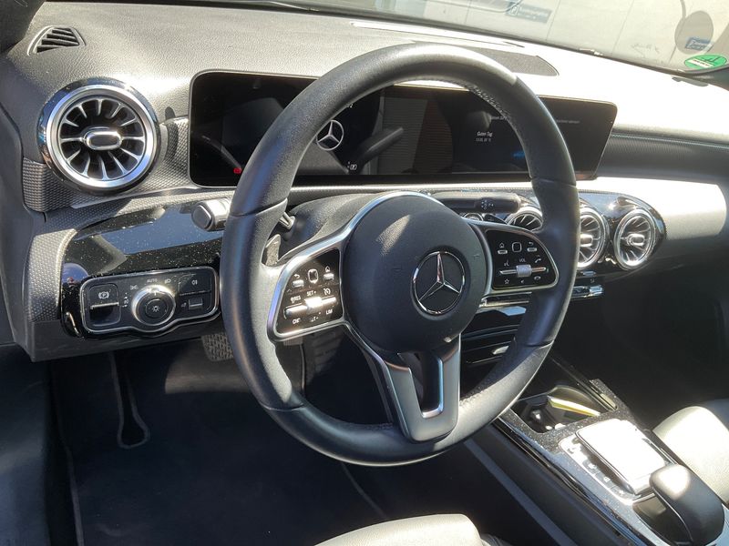 Mercedes-Benz A-Klasse A 180 Edition 19 Progressive 2019 – снимка 29