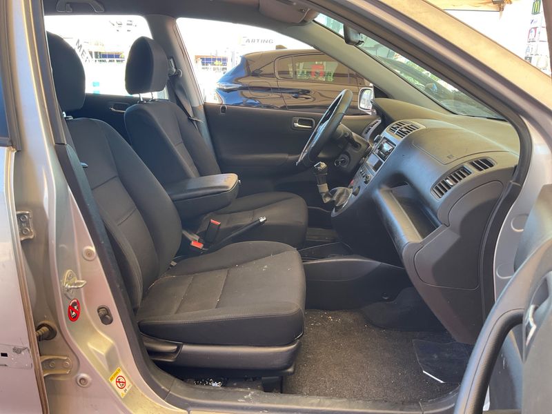 Honda Civic 1.6 VTEC ES 2005 – снимка 3
