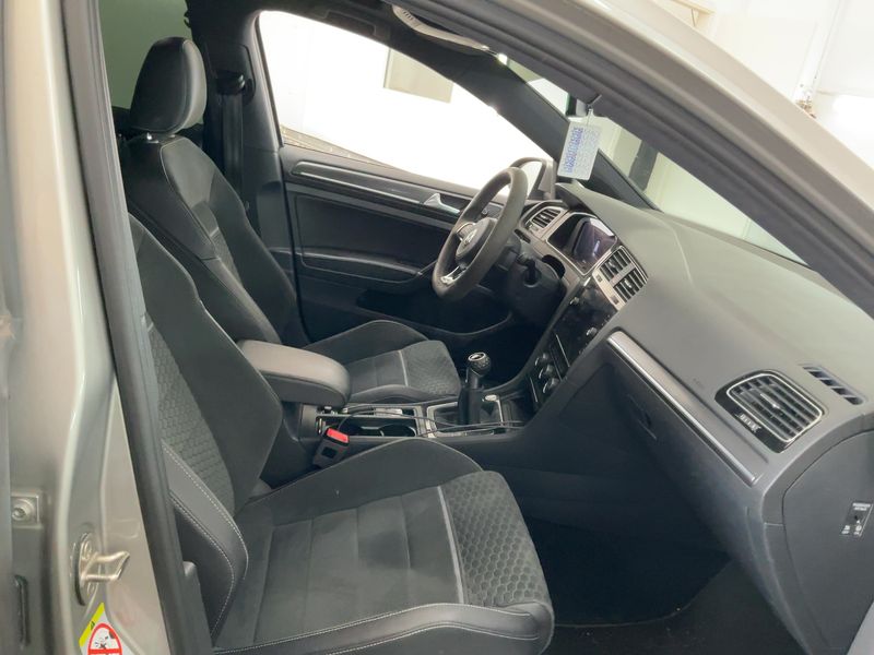 Volkswagen Golf VII 2.0 TDI GTD BlueMotion Tech 2018 – снимка 17