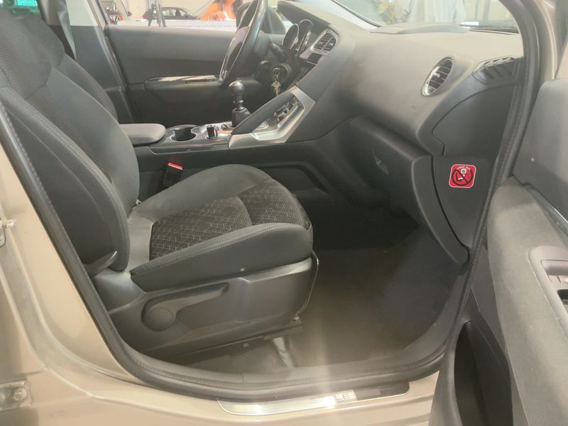 Peugeot 3008 1.6 Blue-HDi Style 2015 – снимка 16