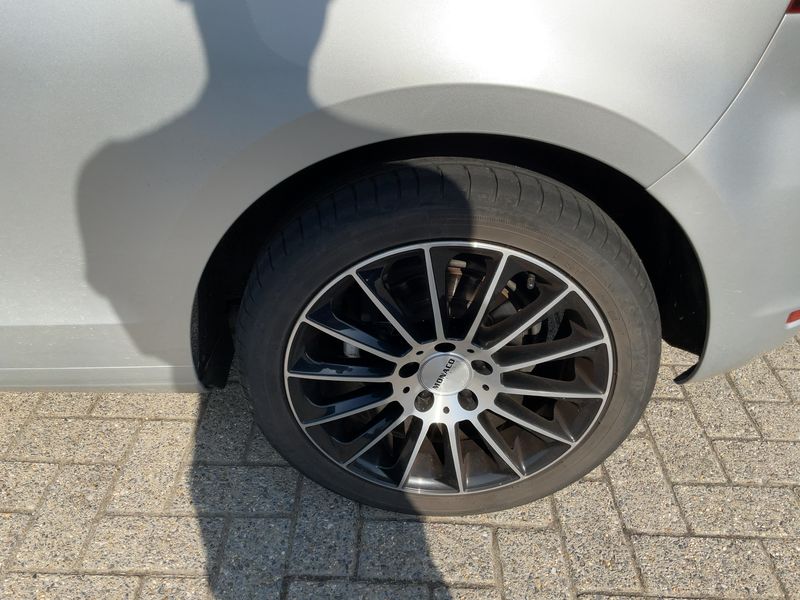 Volkswagen Golf VI 2.0 TDI BlueMotion Tech 2012 – снимка 17