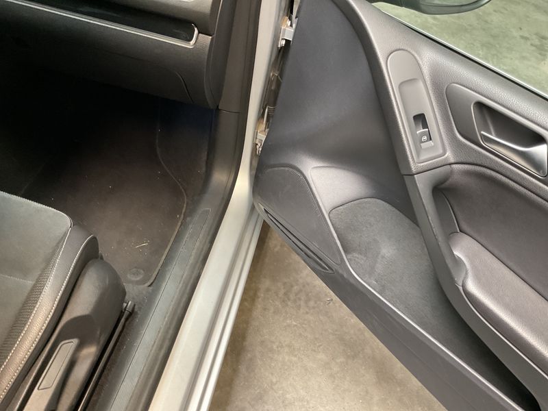 Volkswagen Golf VI 2.0 TDI BlueMotion Tech 2012 – снимка 22