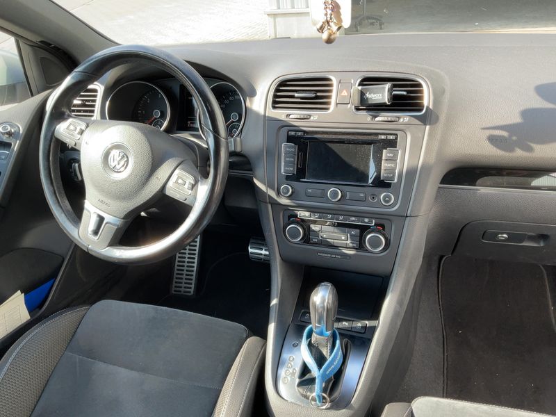 Volkswagen Golf VI 2.0 TDI BlueMotion Tech 2012 – снимка 12