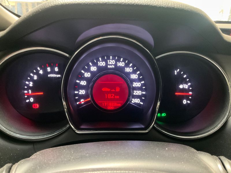 Kia pro_cee'd 1.6 CRDi Dynamic 2014 – снимка 4