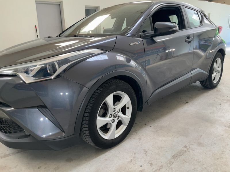 Toyota C-HR 1.8 Hybrid Dynamic 2017 – снимка 2
