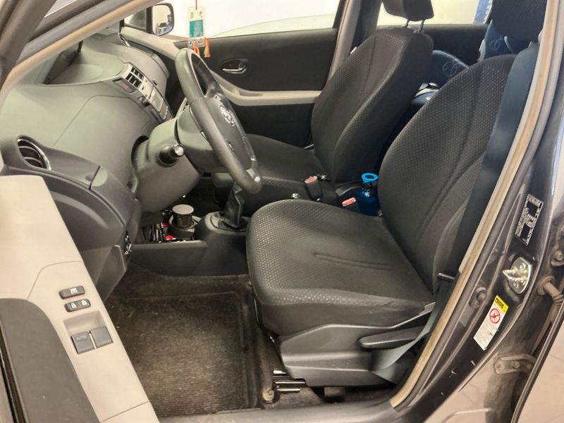 Toyota Yaris 1.4 D-4D Club 2011 – снимка 3