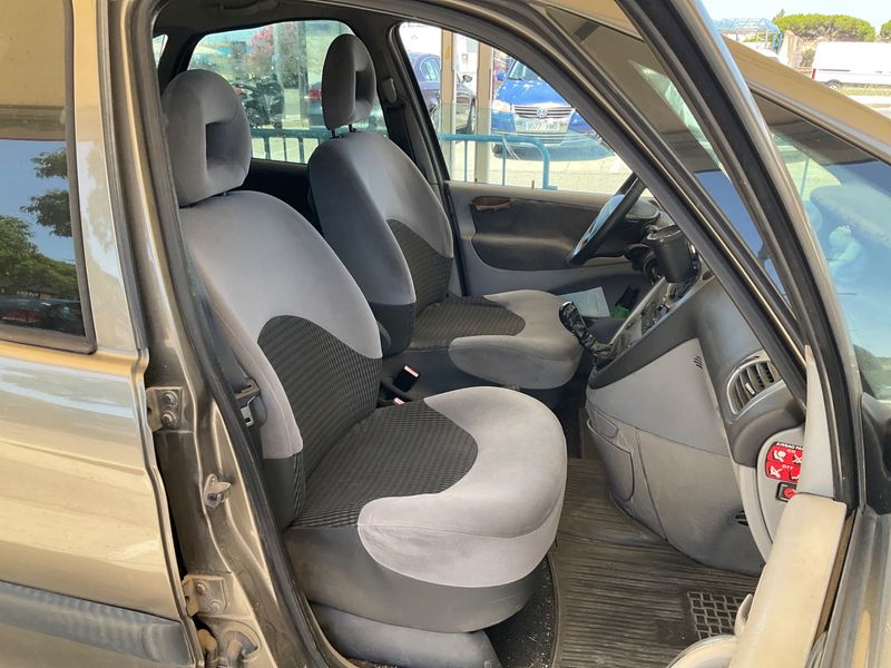 Citroen Xsara Picasso 1.6 HDi LX Plus 2009 – снимка 3