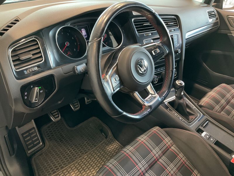 Volkswagen Golf VII 2.0 TFSI GTI "Performance" BlueMotion Tech 2013 – снимка 33