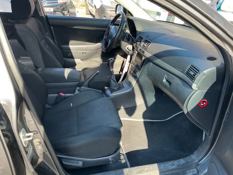 Toyota Avensis 2.0 D-4D Sol 2007 – снимка 3