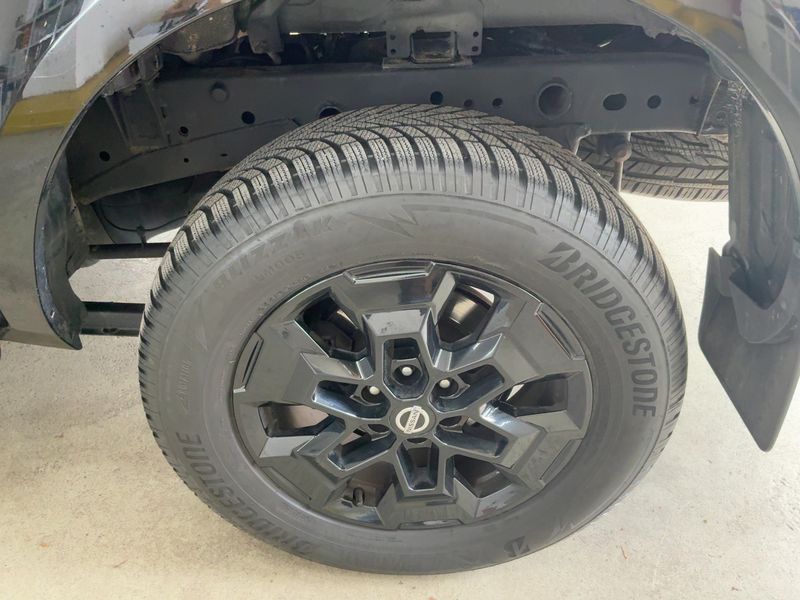 Nissan Navara NP-300 2.3 dCi N-Guard Double Cab 4x4 2021 – снимка 5