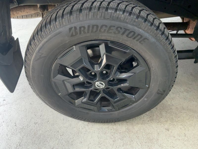 Nissan Navara NP-300 2.3 dCi N-Guard Double Cab 4x4 2021 – снимка 9