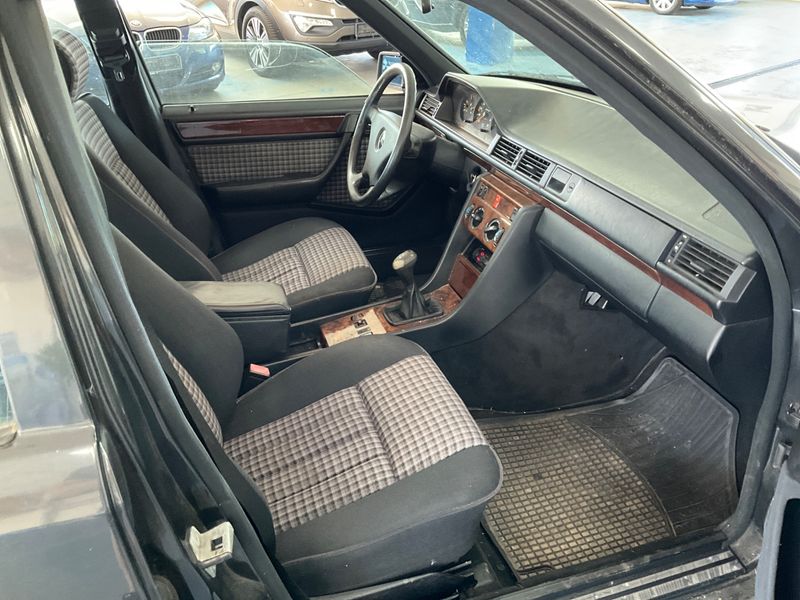 Mercedes-Benz E-Klasse E 230 1992 – снимка 3