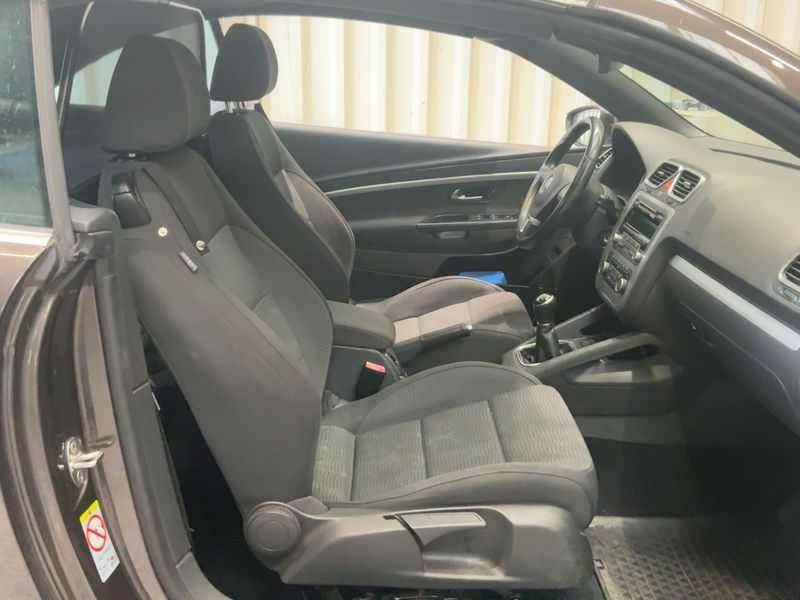 Volkswagen Eos 2.0 TDI 2012 – снимка 16