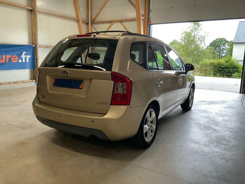 Kia Carens 2.0 CRDi Active 2010 – снимка 2