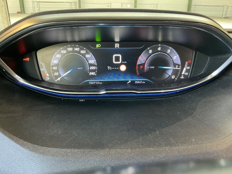 Peugeot 5008 1.2 PureTech Crossway 2018 – снимка 18